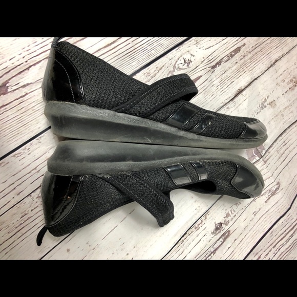 Laura Ashley Black Flats - Picture 4 of 6